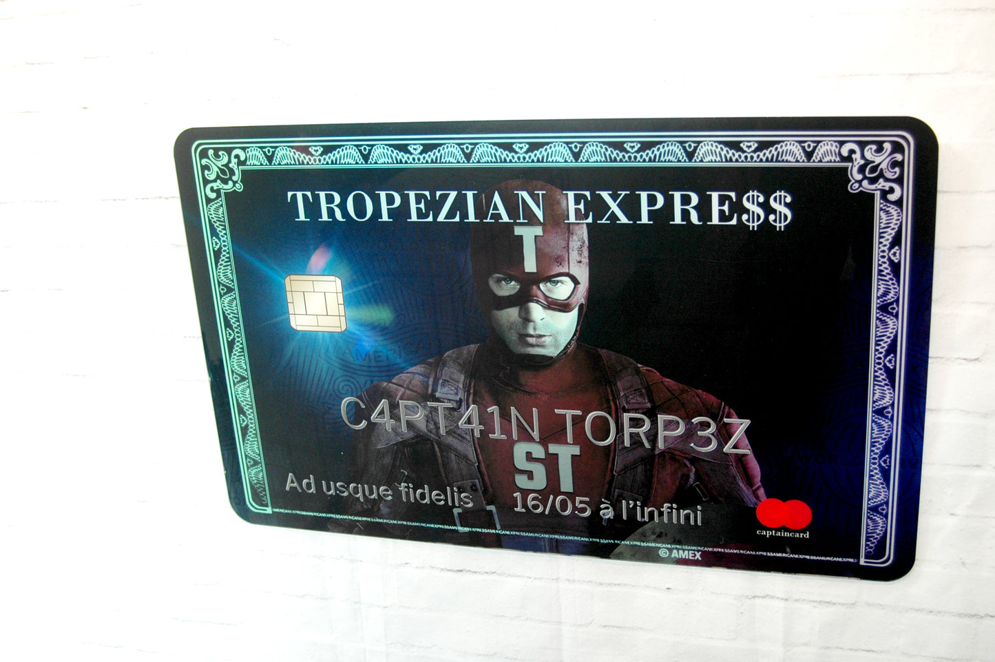 Tableau Plexiglass Carte de Crédit The First Captain Torpez